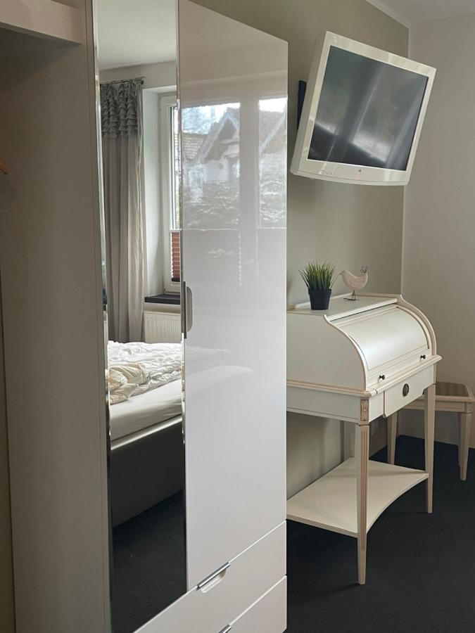Weinhaus An Der Bergstrasse Apartamento Hamburgo Exterior foto